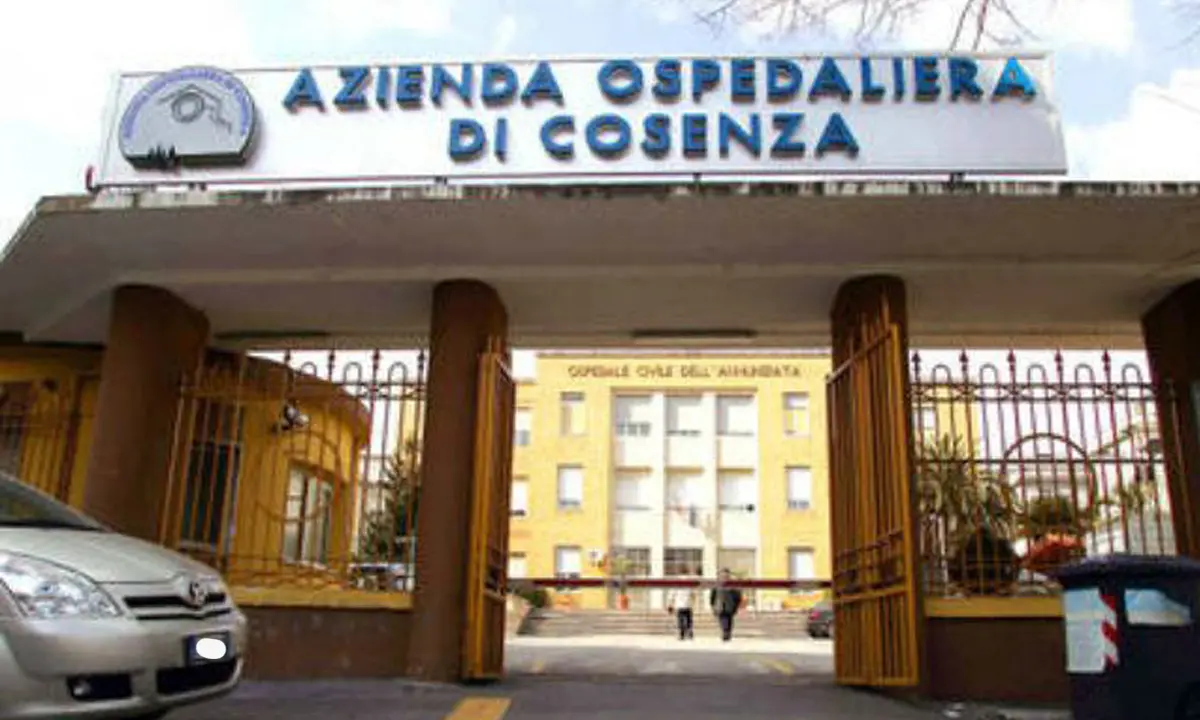 Cosenza, aggrediti due operatori sanitari dell'Ospedale Annunziata