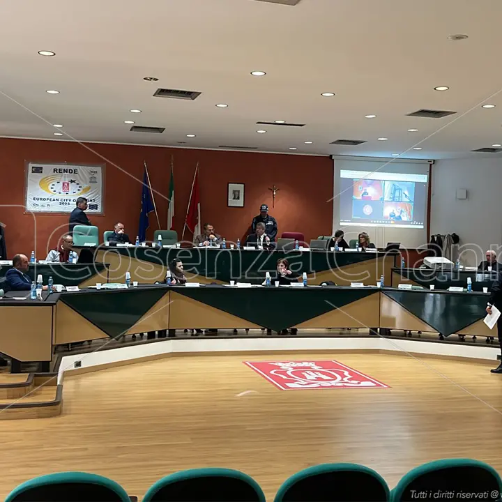 Rende, il Psc arriva in consiglio comunale. L'amministrazione va all-in