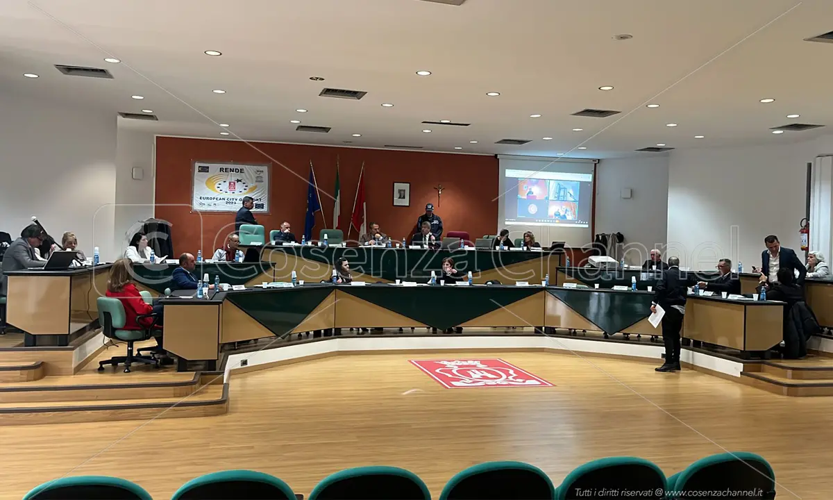 Rende, il Psc arriva in consiglio comunale. L'amministrazione va all-in