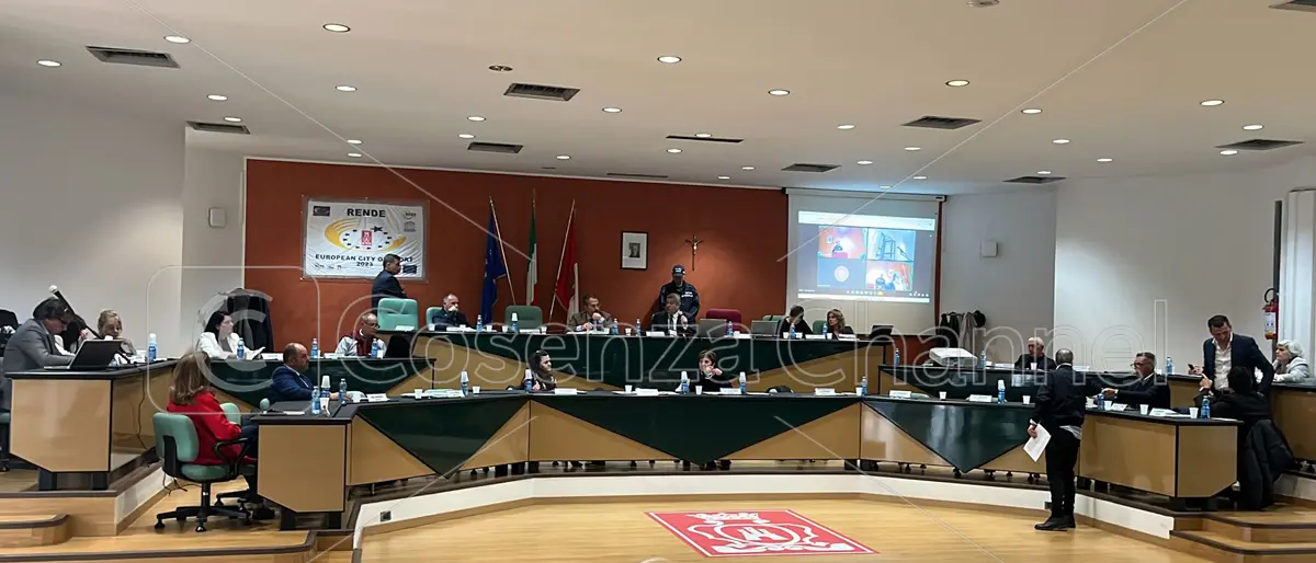 Rende, il Psc arriva in consiglio comunale. L'amministrazione va all-in