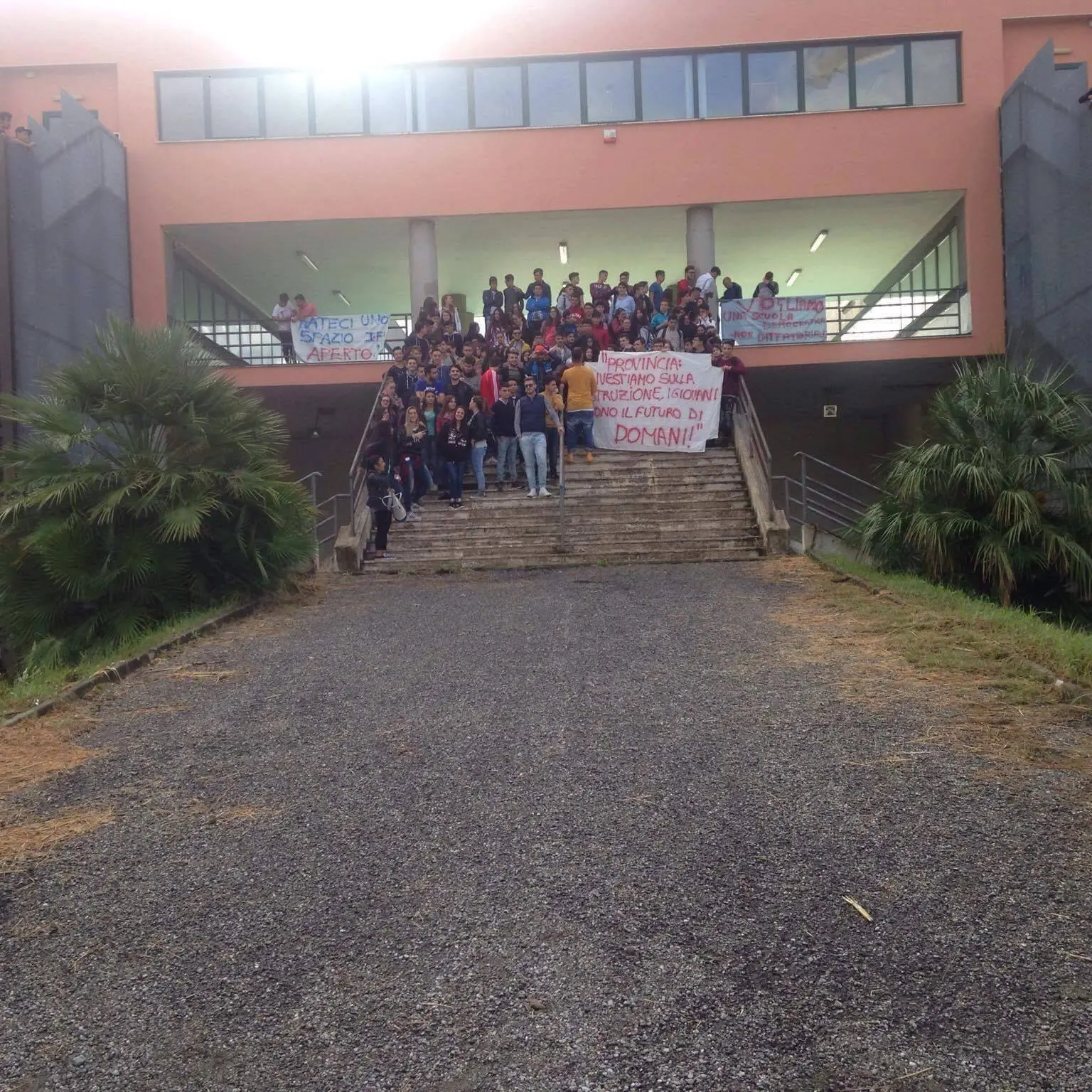 Studenti scrivono al prefetto: «Palestra e cortili sono inagibili»