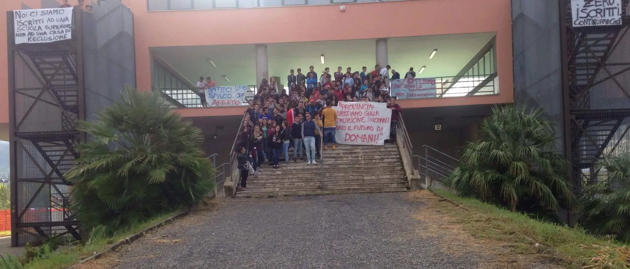 Studenti scrivono al prefetto: «Palestra e cortili sono inagibili»