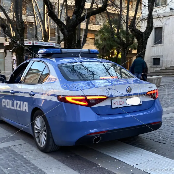 Cosenza, 12 denunce e 3 arresti nell'attività settimanale della Polizia di Stato