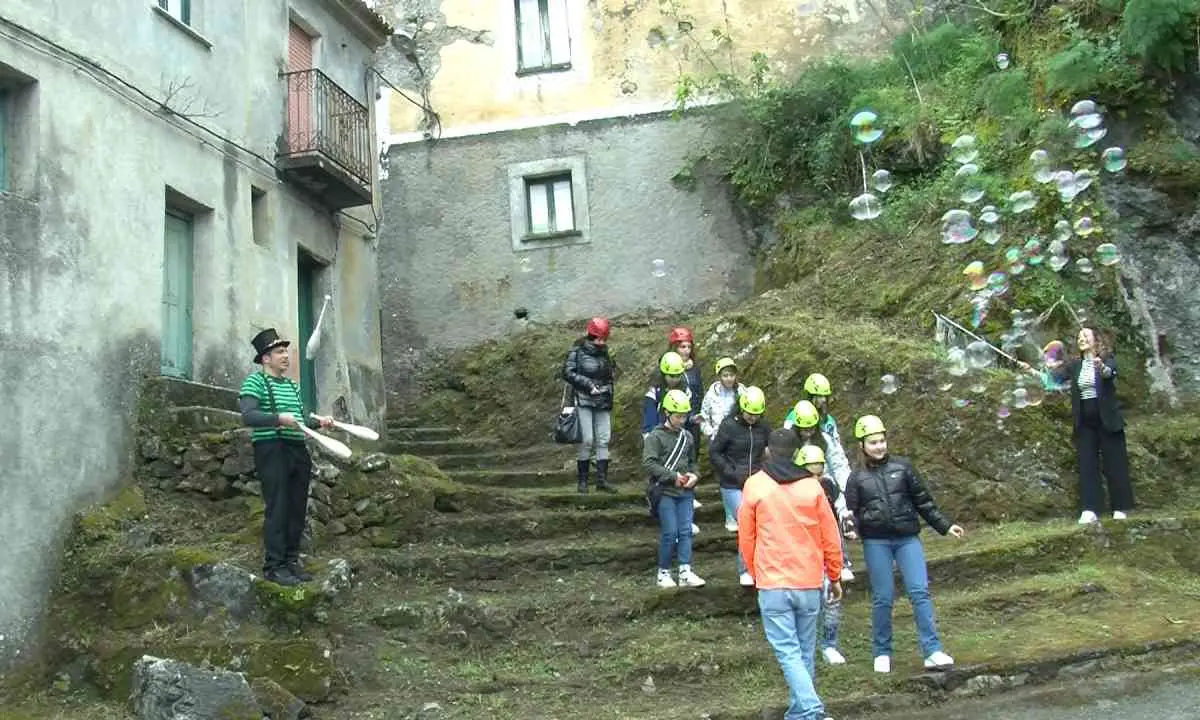 Papasidero, tre giorni per gli amanti della lettura e dell'ambiente: successo per \"Un Parco di libri\"