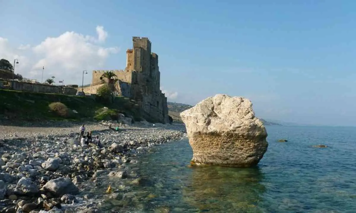 Gemellaggio tra Roseto Capo Spulico e Roseto Valfortore, si chiude il cerchio delle Roseto d'Italia