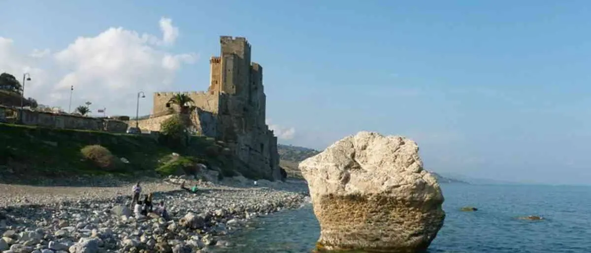 Gemellaggio tra Roseto Capo Spulico e Roseto Valfortore, si chiude il cerchio delle Roseto d'Italia