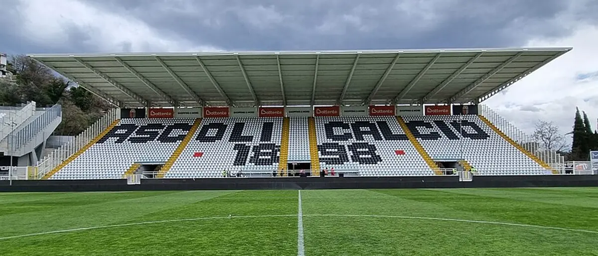 Ascoli-Cosenza, ambiente caldo: istituzioni e tifosi caricano il Picchio
