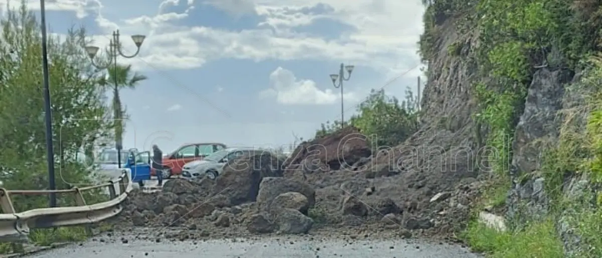 Praia a Mare, frana sulla strada che conduce alla Mantinera