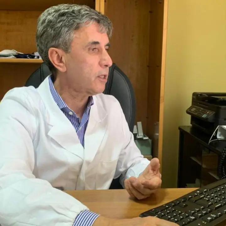 Bruno Nardo opera per sei ore un 92enne malato di tumore e la famiglia lo ringrazia