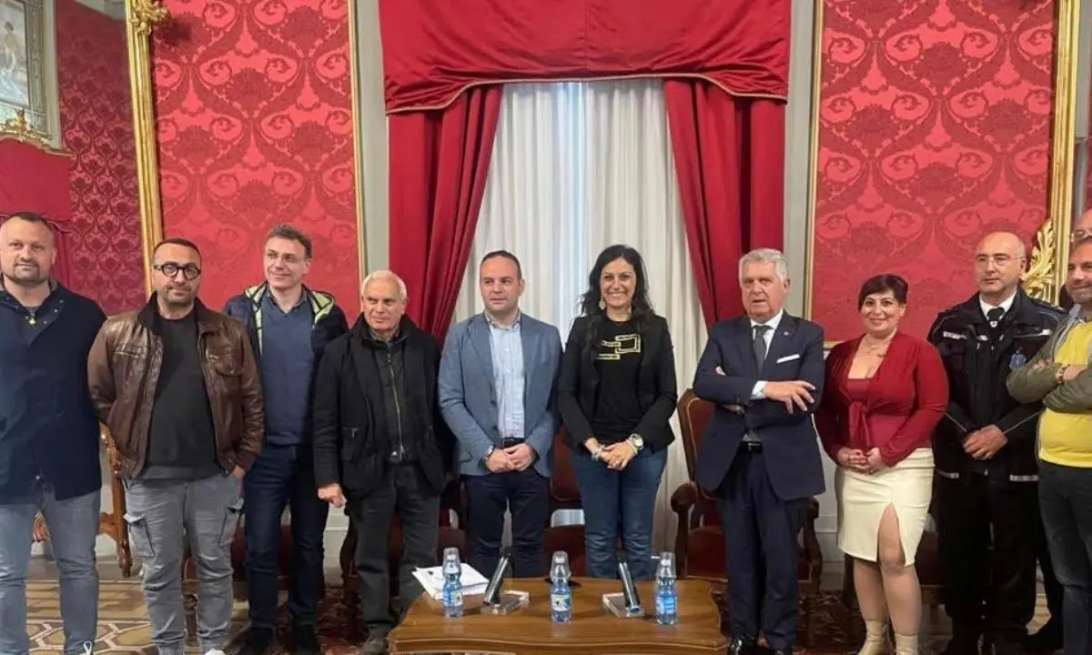 \"Mare pulito\", tour istituzionale per dichiarare guerra agli scarichi abusivi