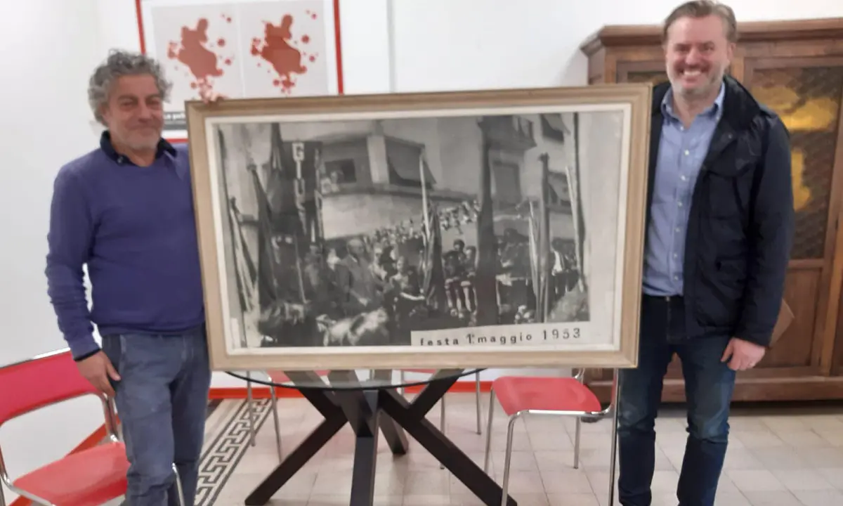 La Fondazione Giacomo Mancini dona una gigantografia alla Cgil di Cosenza