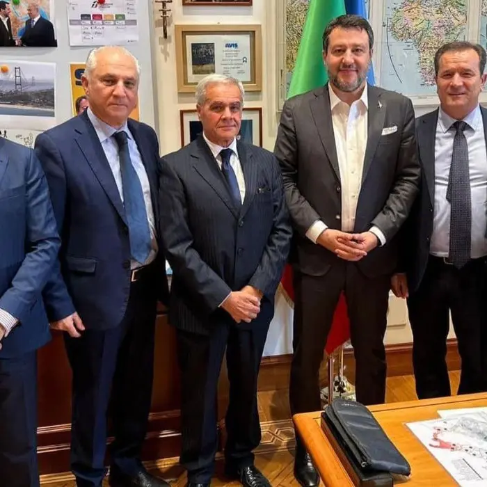 Crollo del viadotto di Longobucco: vertice tra Salvini, Anas e i sindaci