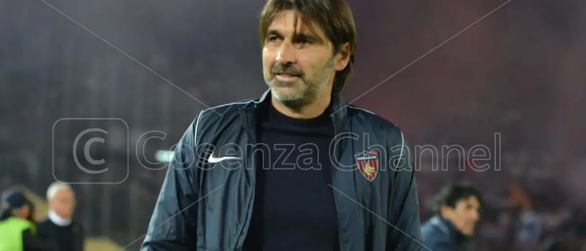 Cosenza, contatto Ursino-Viali. Le alternative sul mercato degli allenatori