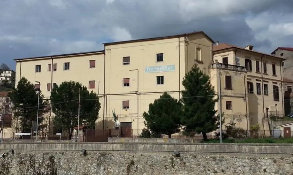 Cosenza, il polo sanitario nell'ex itc \"Serra\" è più vicino
