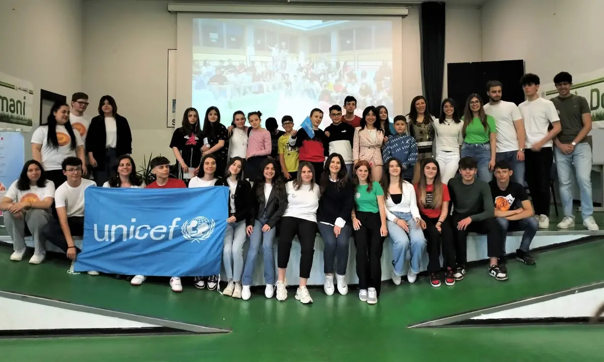 Rende, gli studenti del Pitagora omaggiano la Costituzione con racconti e lavori inediti