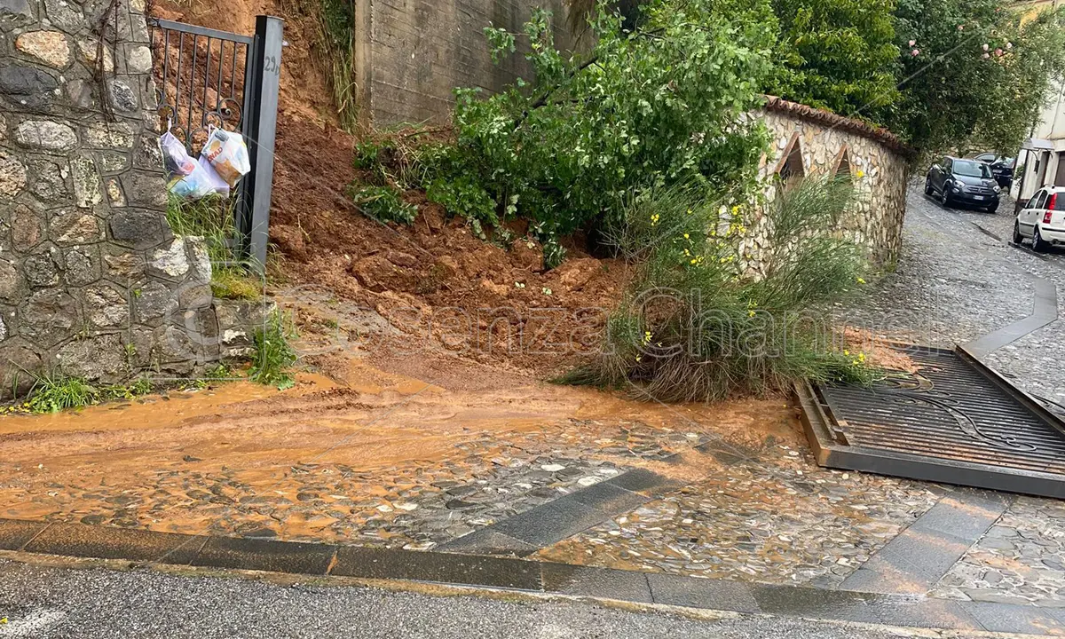 Donnici frana e Palazzo dei Bruzi non riesce a spendere i 12 milioni che ha in cassa