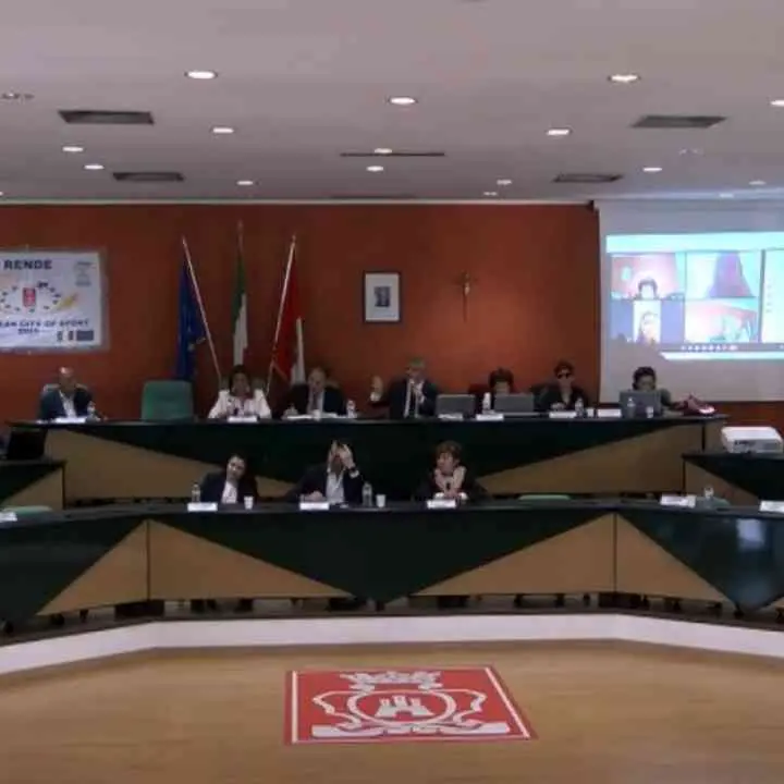 Via Rossini, il centrodestra attacca: «Pedonalizzazione improvvisata e dannosa, servono soluzioni condivise»