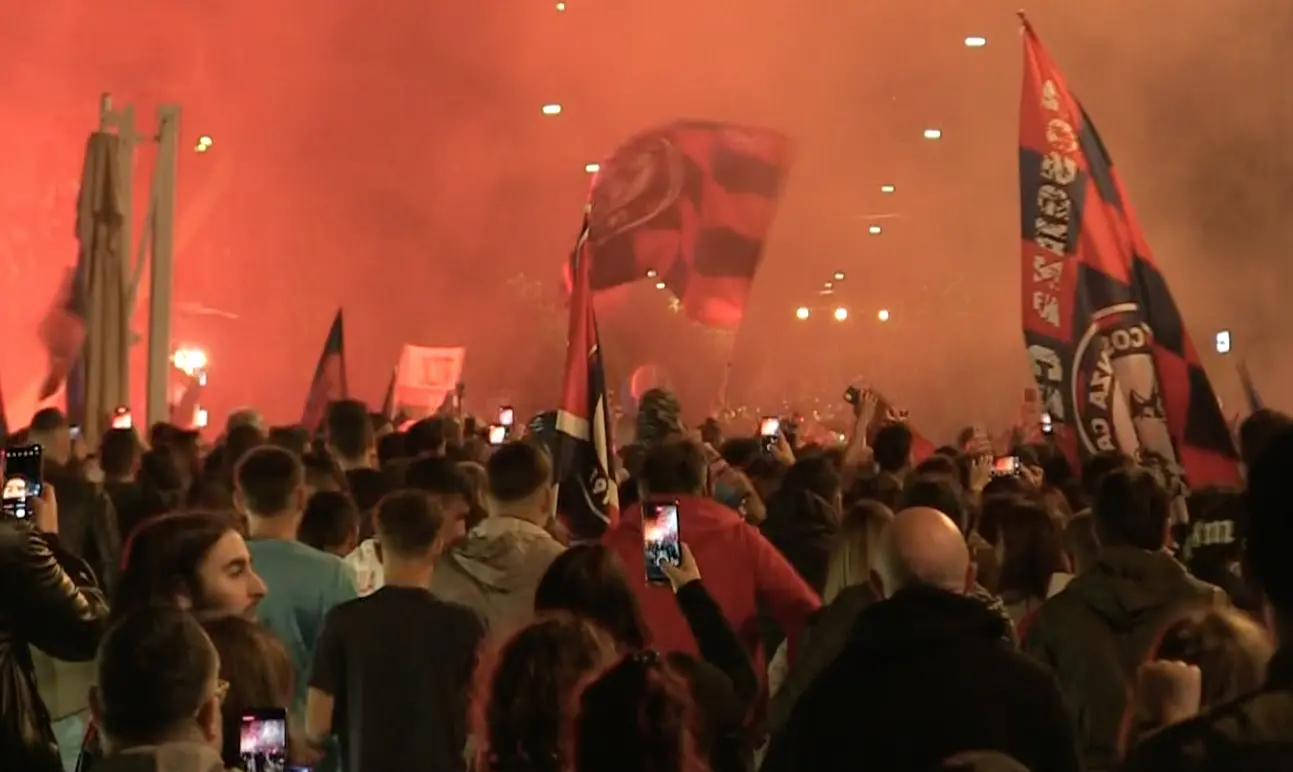 Cosenza, arrivo nel pomeriggio a Lamezia Terme. Poi grande festa in città