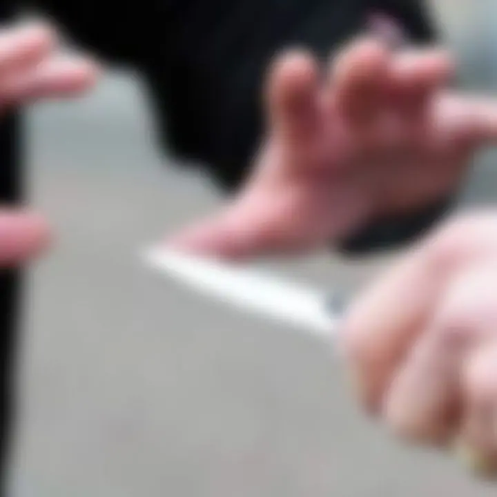 Picchiò selvaggiamente un anziano disabile per rapinarlo. Arrestato 29enne