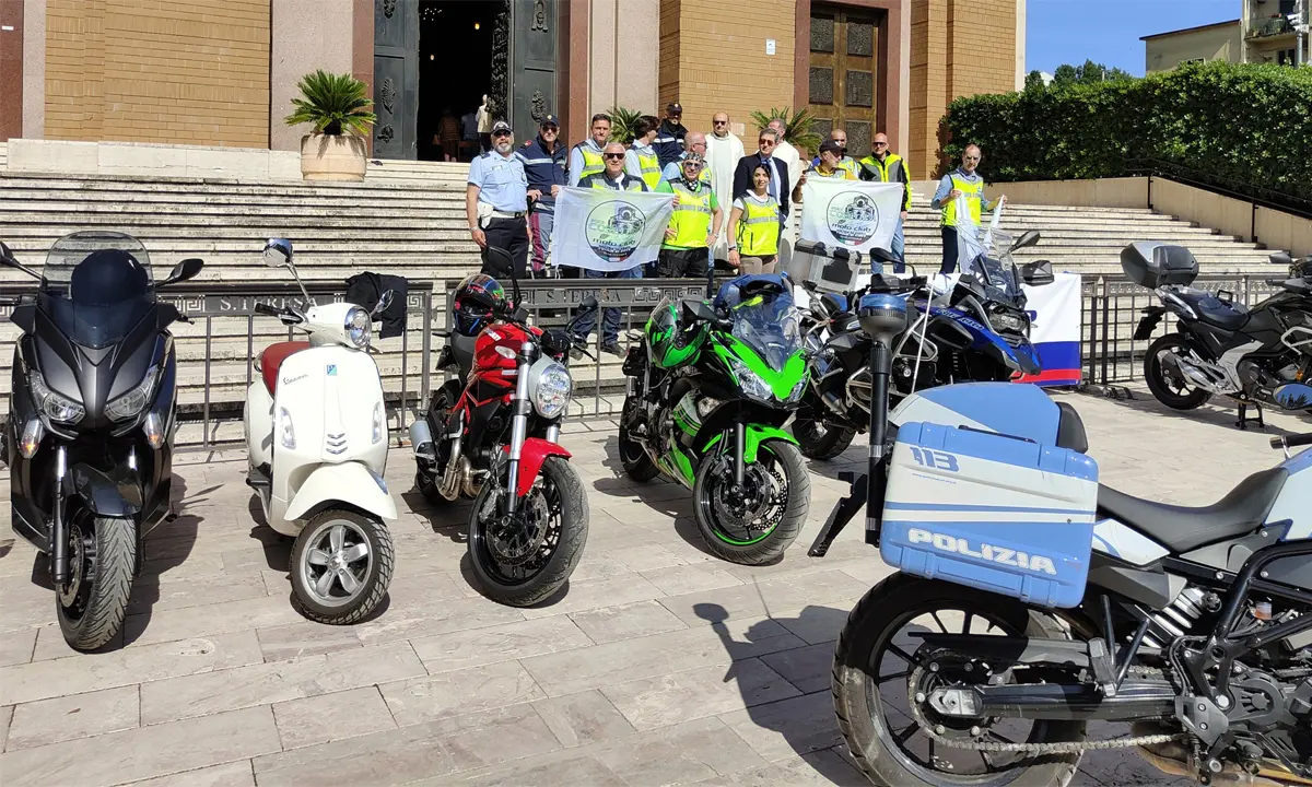 Cosenza, prima uscita del Moto club della Polizia di Stato