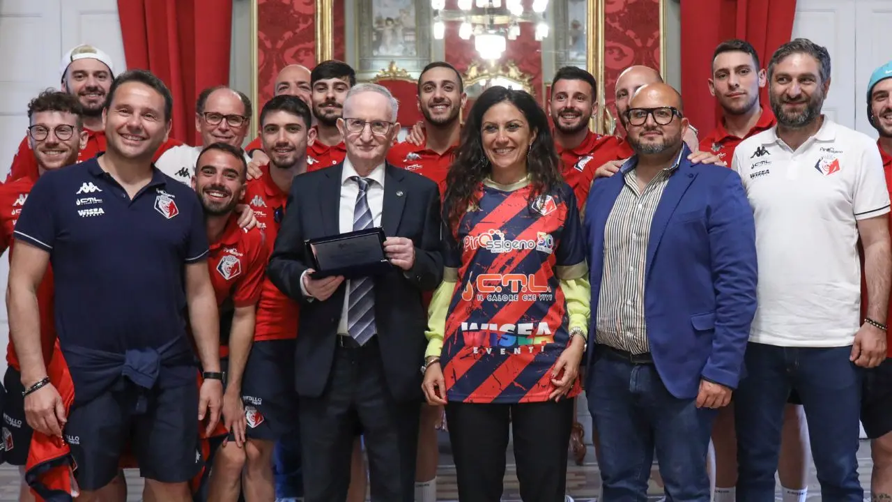 La Pirossigeno Cosenza neopromossa in serie A ricevuta dalla presidente della Provincia Succurro