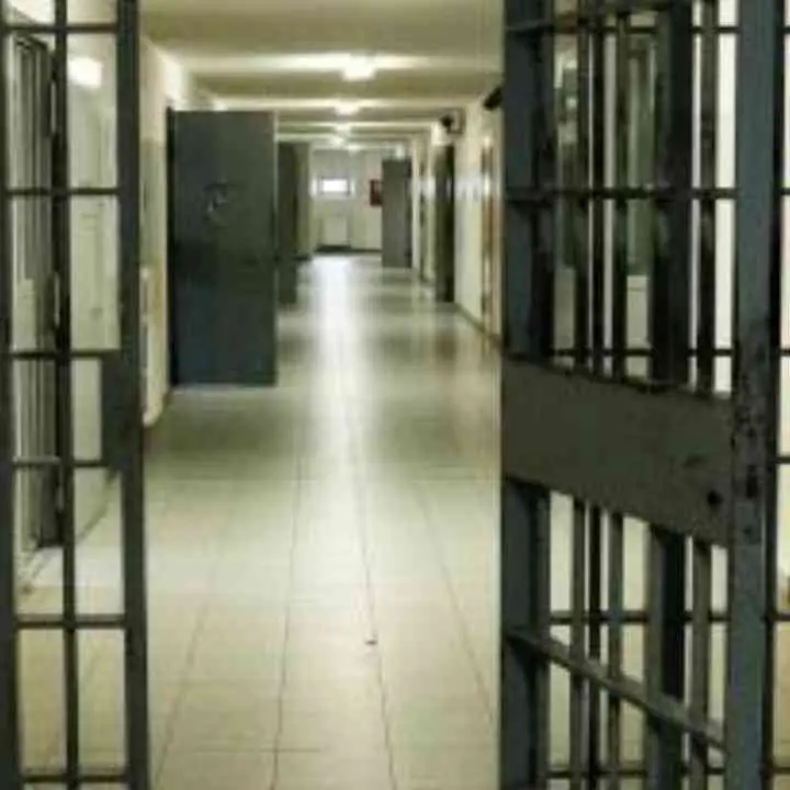 Cassano e Cosenza, «con i soldi della droga assistevamo i detenuti»