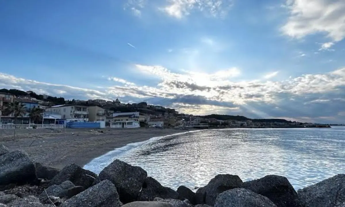 Cariati, Minò promuove le \"sue\" spiagge: «A misura di bambino»