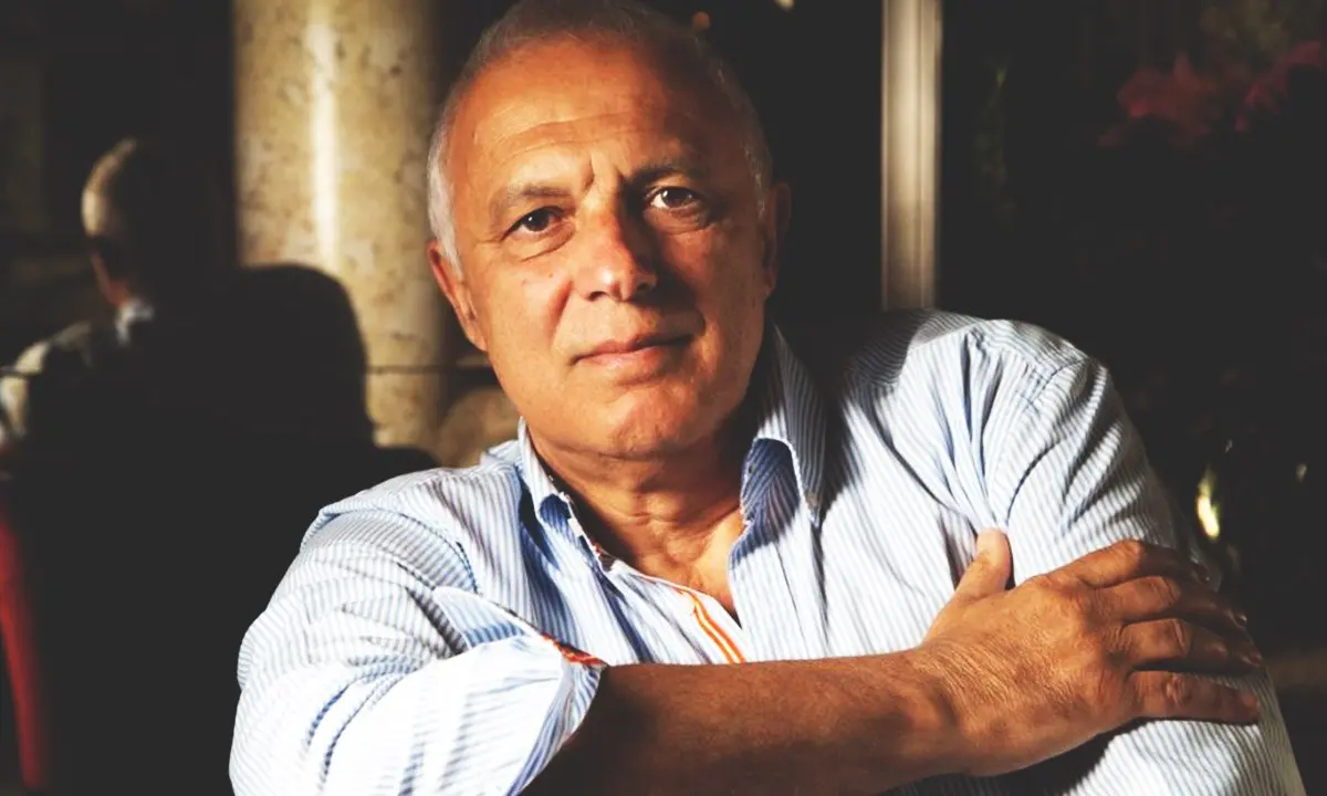 Cosenza, il poeta Daniel Cundari rende omaggio a Nuccio Ordine