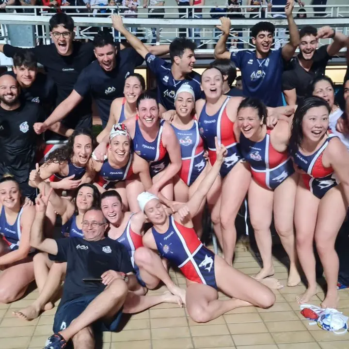 Cosenza Pallanuoto femminile in Serie A1, festa in piscina con mille tifosi