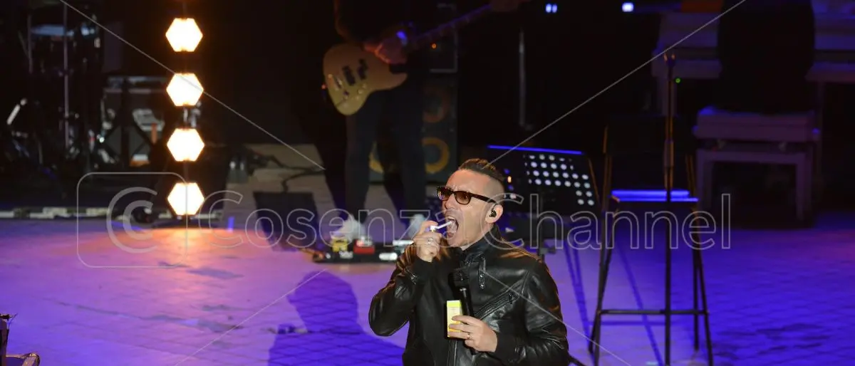 Acri, inizio col botto per Festival d'Estate: oltre 4mila persone al concerto dei Modà