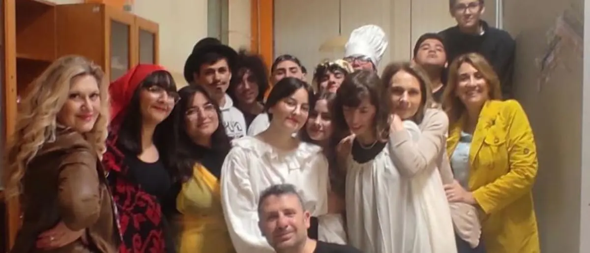 All'IPSEOA di Castrovillari \"Facezie sul Palcoscenico\", lo spettacolo finale del Laboratorio Teatrale \"Tutti a scuola\"