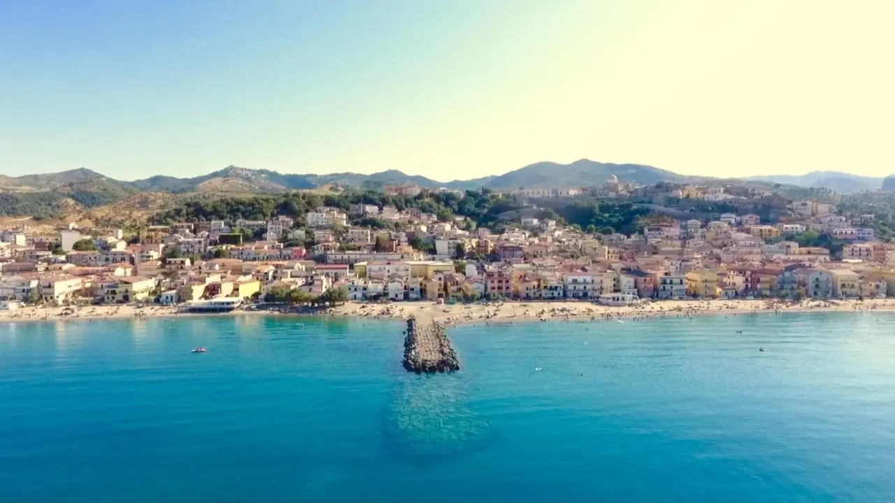 Sversamento discarica Pipino, il sindaco di Cariati: «Il nostro mare è balneabile»