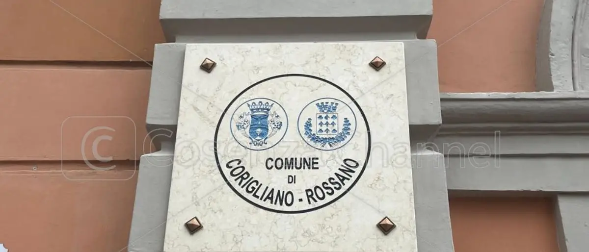 Corigliano Rossano, le bozze dello stemma e del gonfalone non piacciono a nessuno. Pioggia di critiche sui social