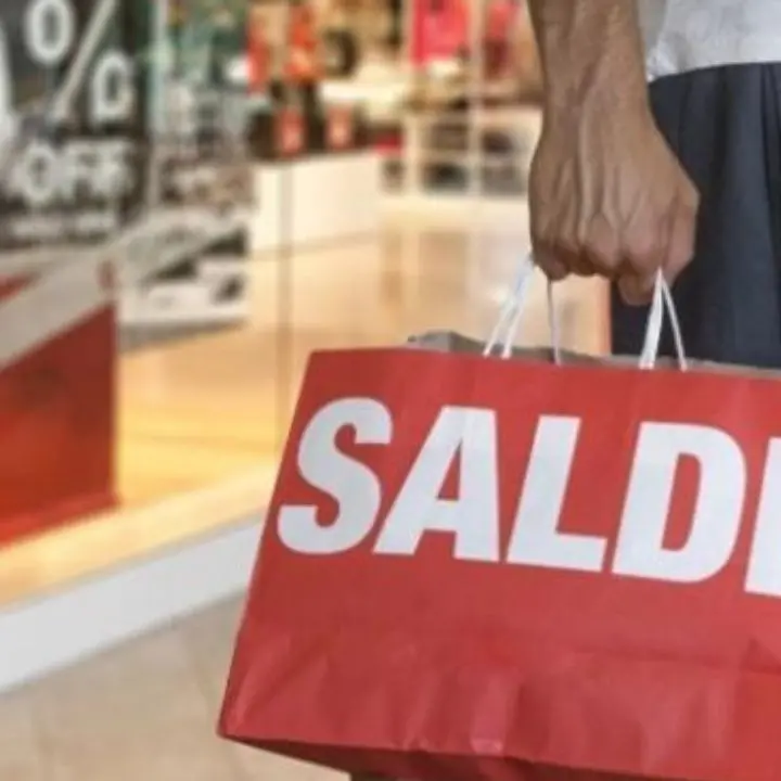 Il regalo della Befana per gli amanti dello shopping. Ecco quando partiranno i saldi 2025