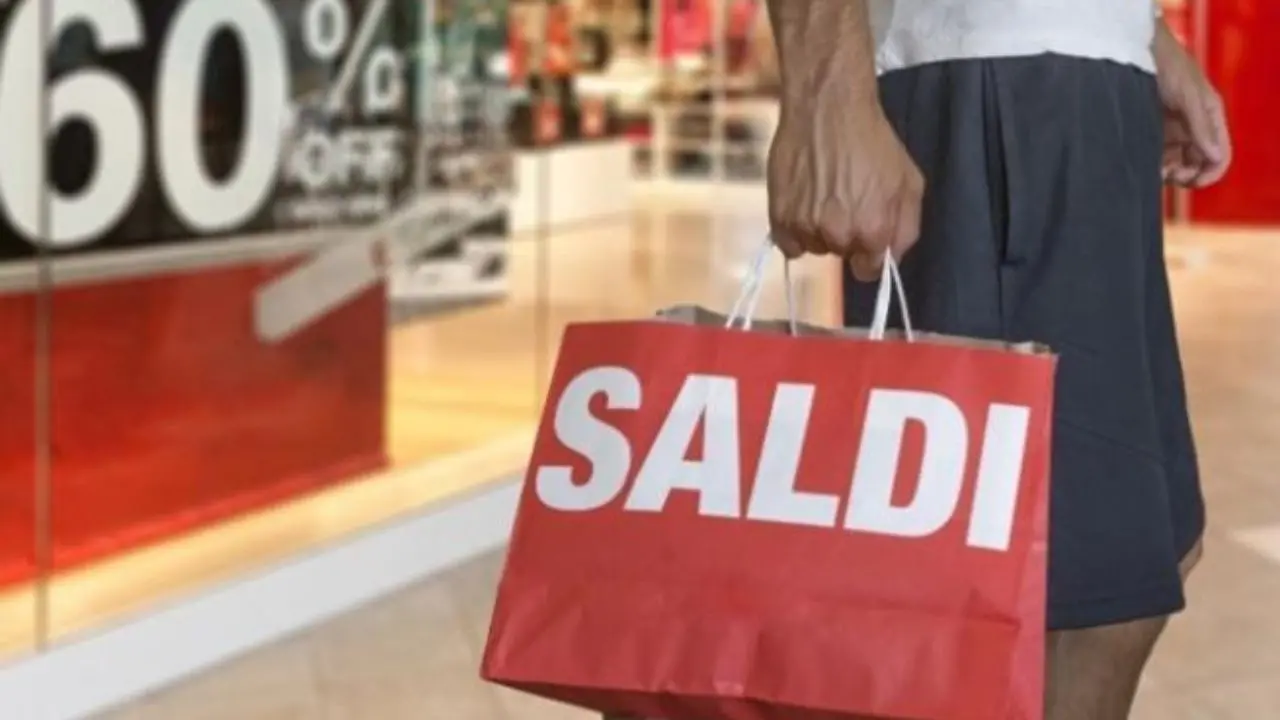 Il regalo della Befana per gli amanti dello shopping. Ecco quando partiranno i saldi 2025