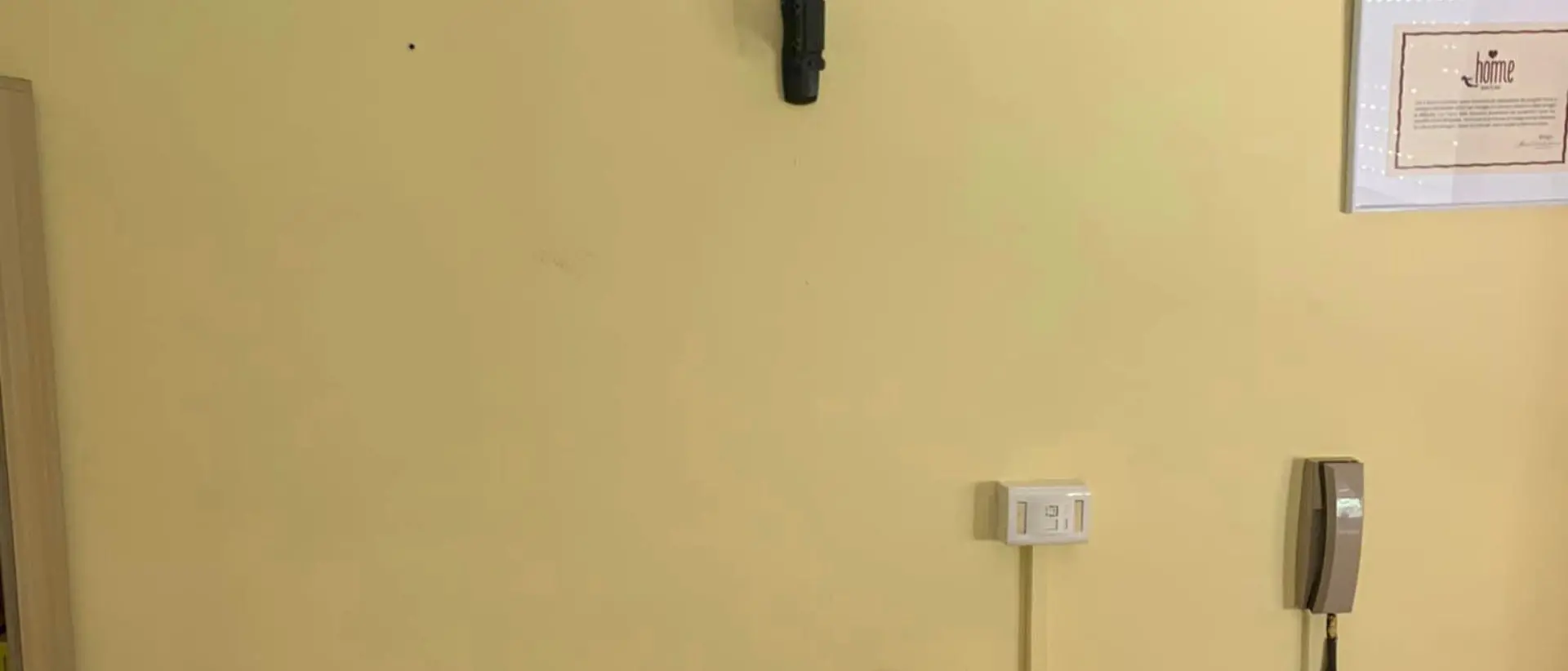 Balordi rubano il televisore del centro trasfusionale dell'Annunziata