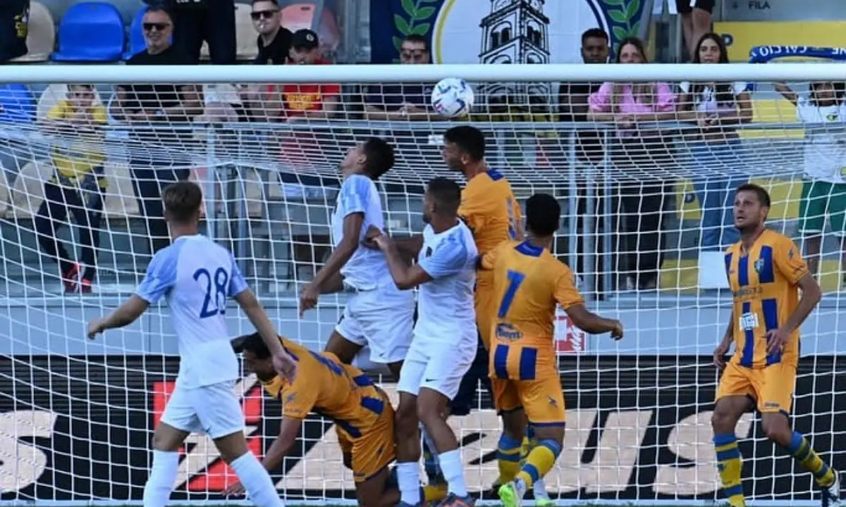 Frosinone-Cosenza, dal doppio play a Zilli: diversi buoni spunti per Caserta