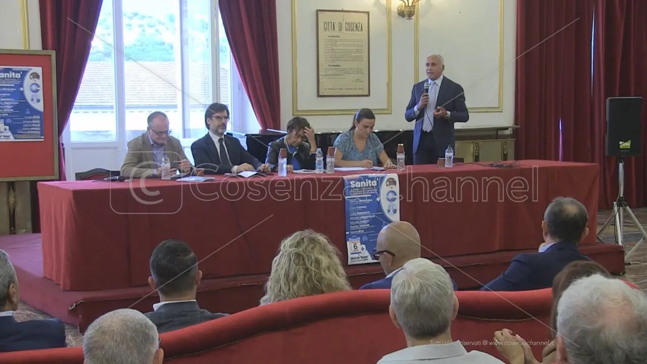 Caruso shock sul nuovo ospedale: «La Regione non lo vuole, sta dalla parte della sanità privata»