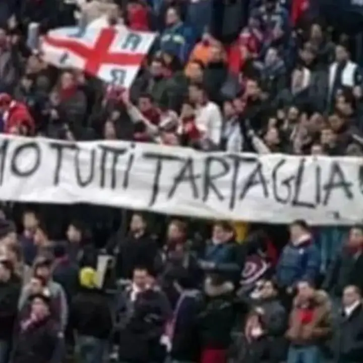 L'aggressione di Tartaglia a Berlusconi e lo striscione comparso a Cosenza