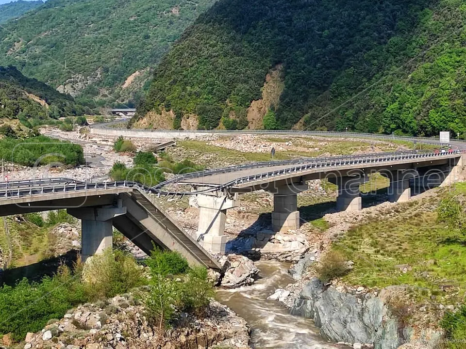 Crollo del ponte di Longobucco, sei rinvii a giudizio e sei proscioglimenti | NOMI