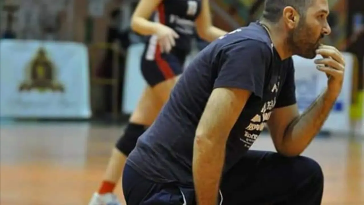 Dopo l'esordio in B2, la Volley San Lucido si affida a coach Raffaele Di Buono