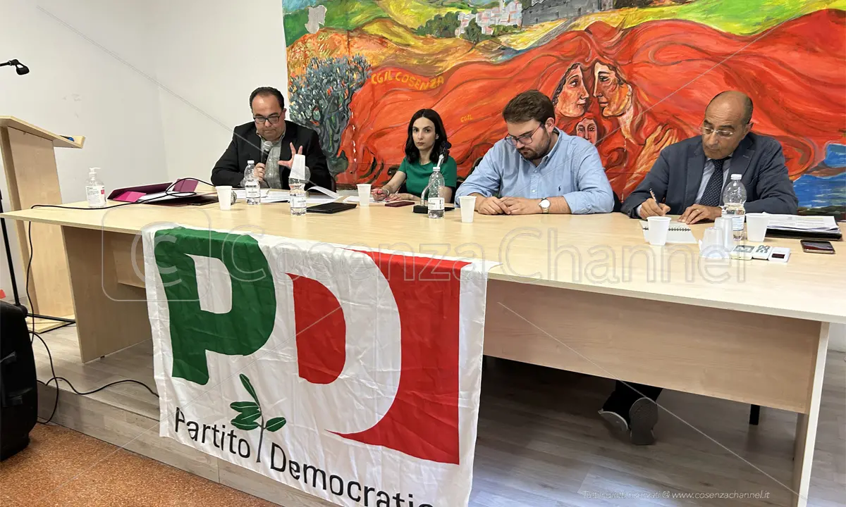 Pd Cosenza, presa di posizione sulla città unica e \"messaggio\" ai consiglieri regionali