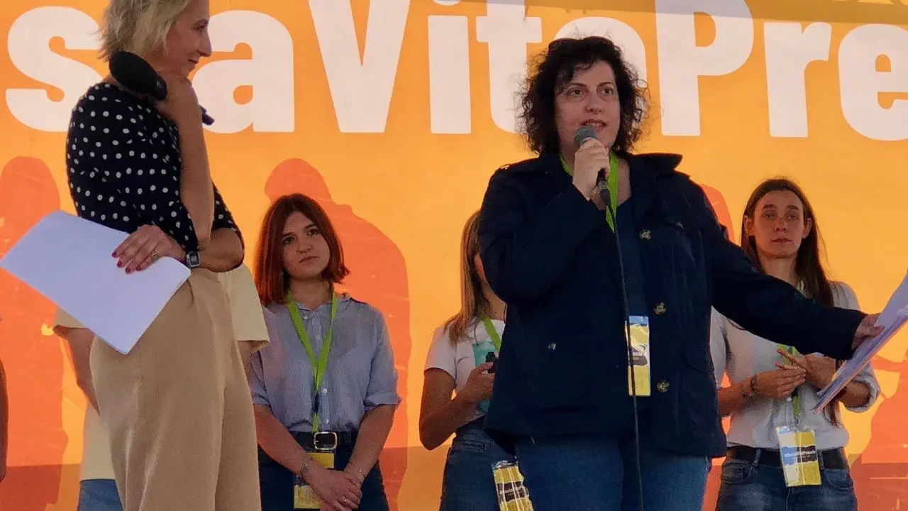 «Serve il coraggio di alzare la testa»: la vertenza degli ex autisti Simet conquista il palco romano del M5S