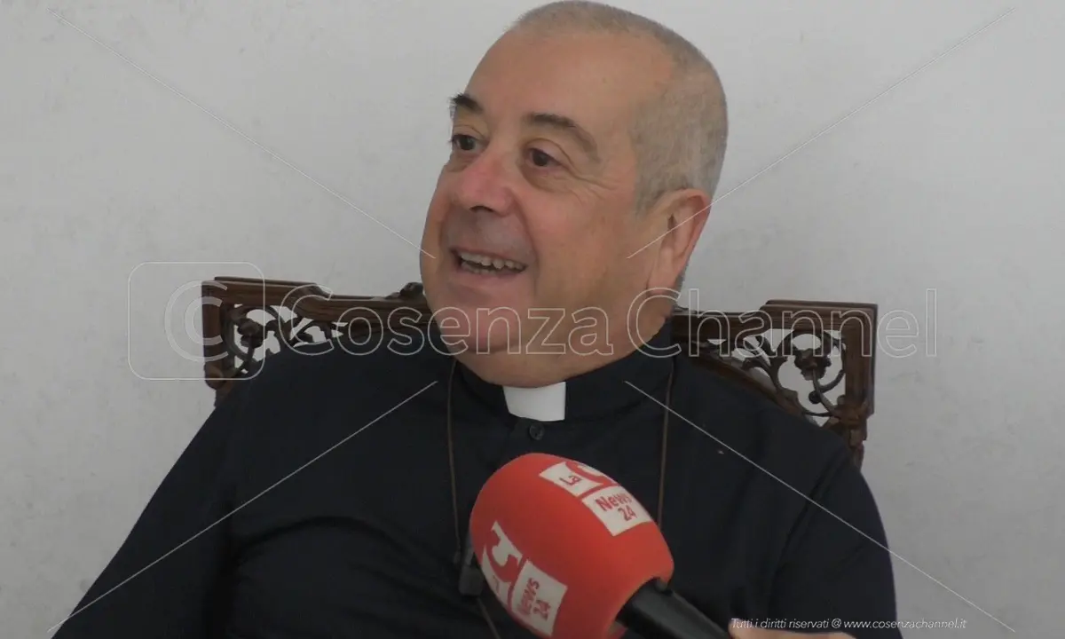 L'INTERVISTA | Monsignor Checchinato, il Vescovo pasionaro: «Io prete e contento. Non avrò mai paura di dire ciò che penso»