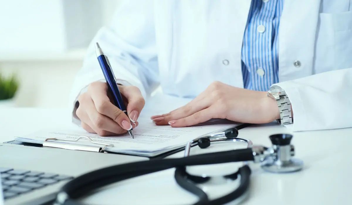 Il sistema delle \"false ricette mediche\". Cantafio svela: «Presi soldi dai farmacisti»