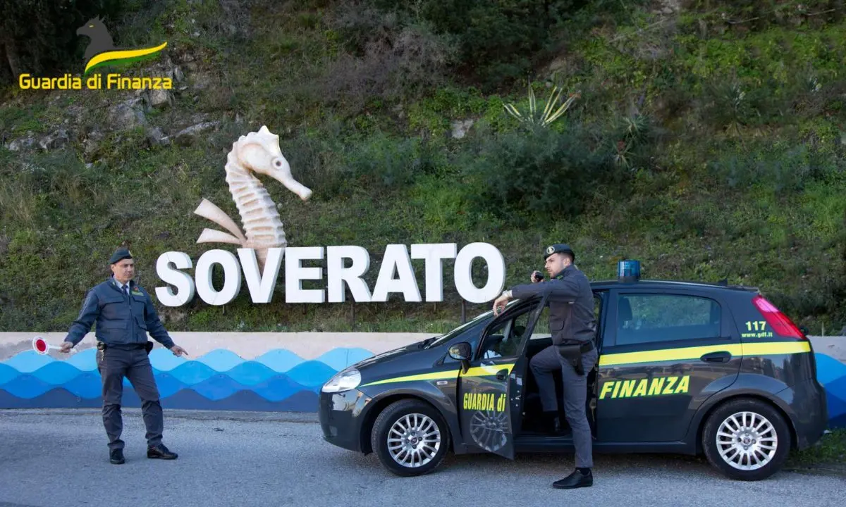 Lavoratori in nero in un ristorante, blitz della Finanza in Calabria