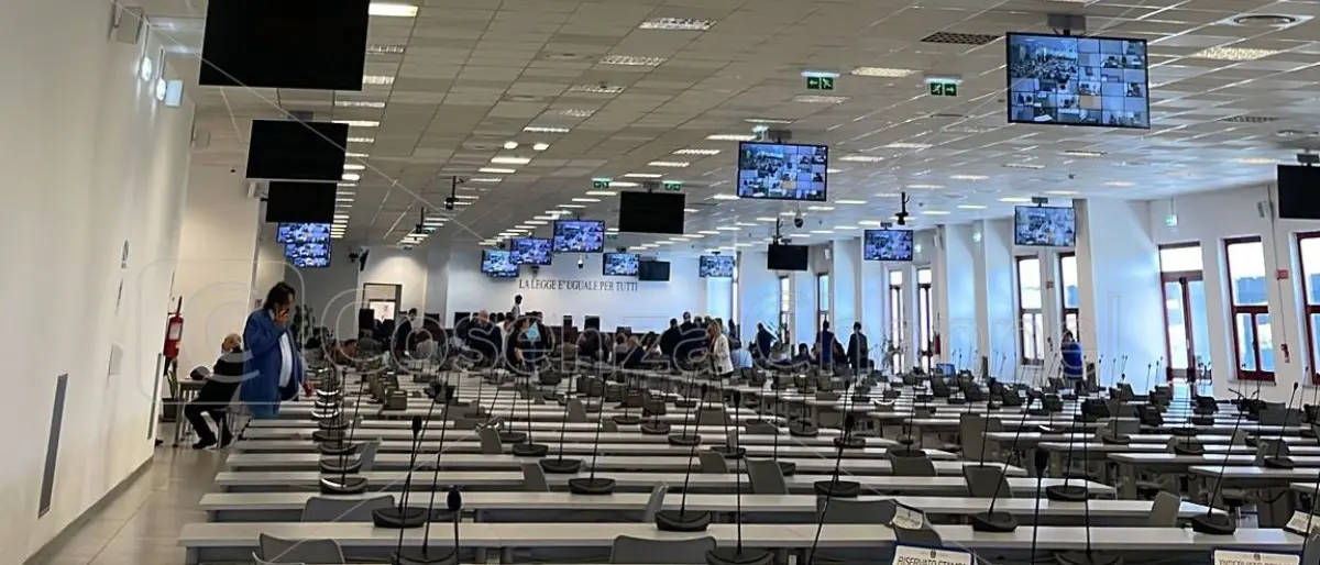 \"Reset\", udienza preliminare a Lamezia Terme: la posizione di Ernesto Campanile torna nella fase delle indagini preliminari - LIVE