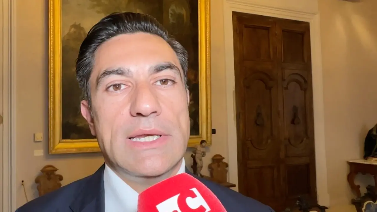 Sanzioni ai deputati: 15 giorni di interdizione per Iezzi e altri coinvolti nella rissa alla camera