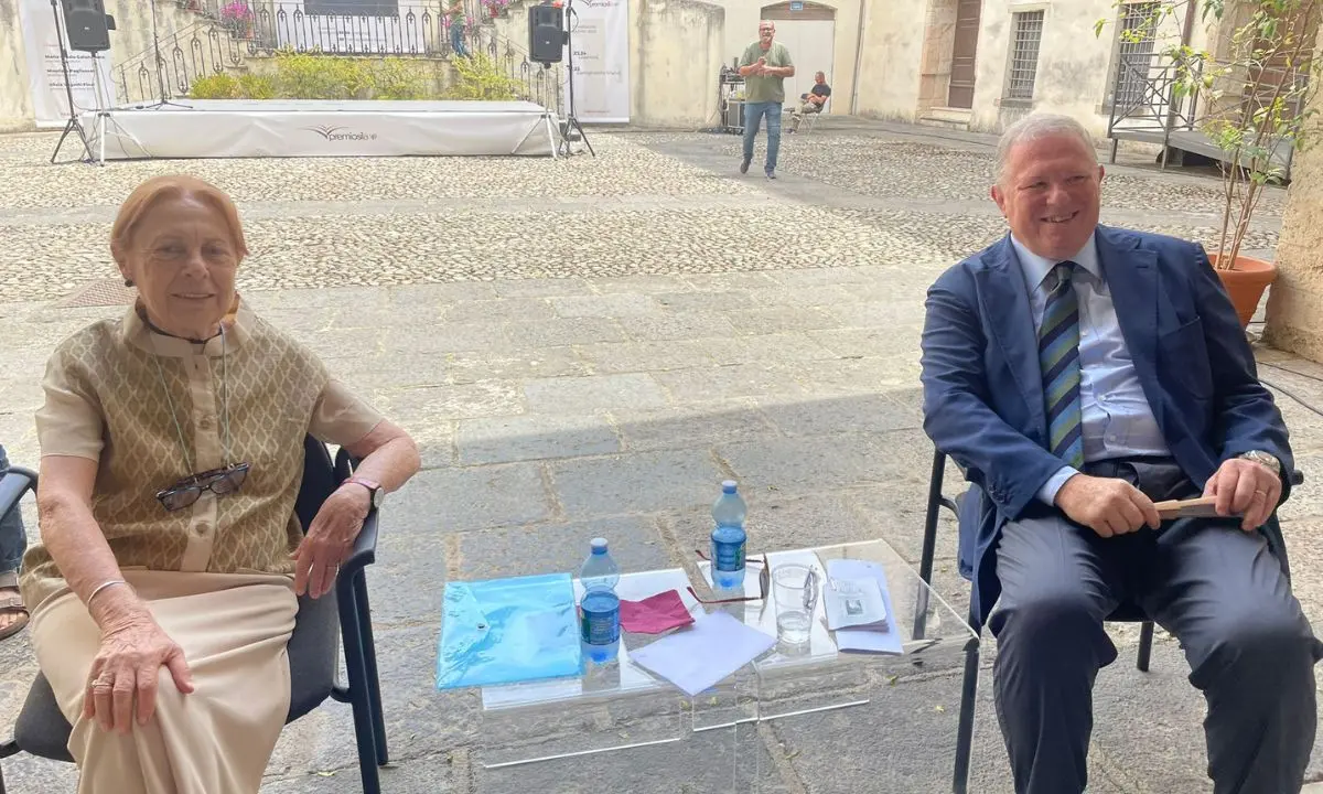 Premio Sila, la lectio magistralis di Silvia Vegetti Finzi a Cosenza