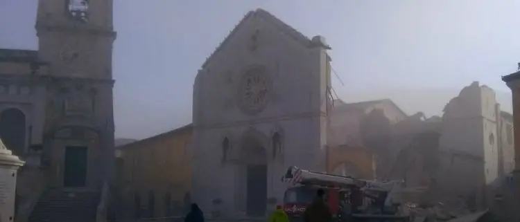 Terremoto di 6.5 tra Umbria e Marche: i momenti della scossa VIDEO